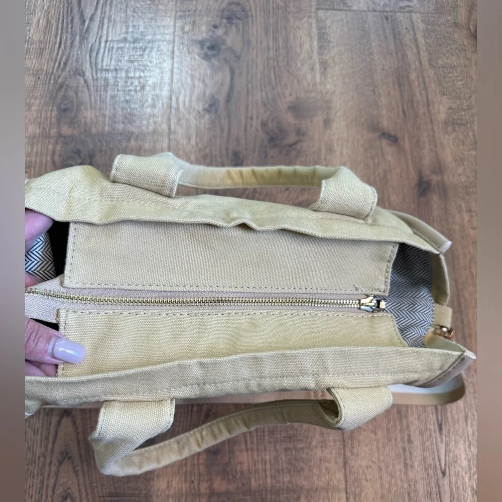 MEEJUNE Beige Tote Bag Adjustable Detachable Strap Zip Closure Inner Pockets